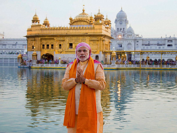 Sikh Leader Slams Modi for 'Auctioning' Golden Temple Model